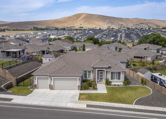 Property at 633 Belmont Blvd, West Richland, WA 99353, 4 beds, 2 baths