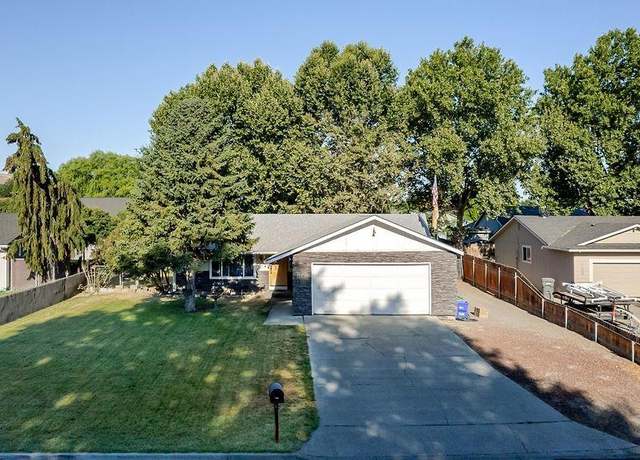 Property at 4004 S Jean St, Kennewick, WA 99337, 3 beds, 1.5 baths