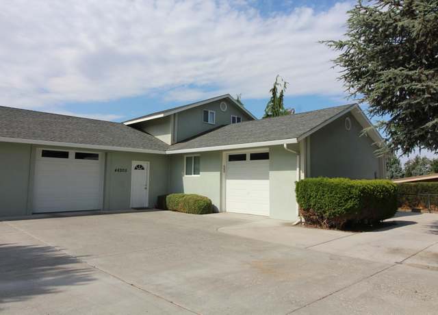 Property at 4620.5 W River Blvd, Pasco, WA 99301, 2 beds, 2 baths