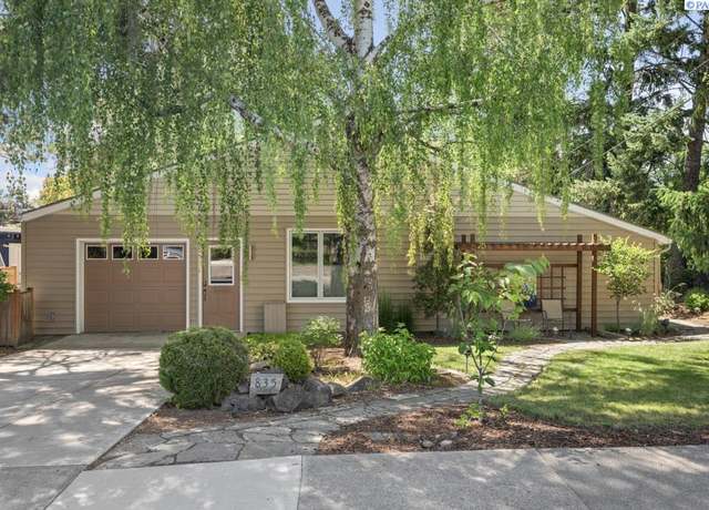 Property at 835 SE Spring St, Pullman, WA 99163, 3 beds, 2 baths