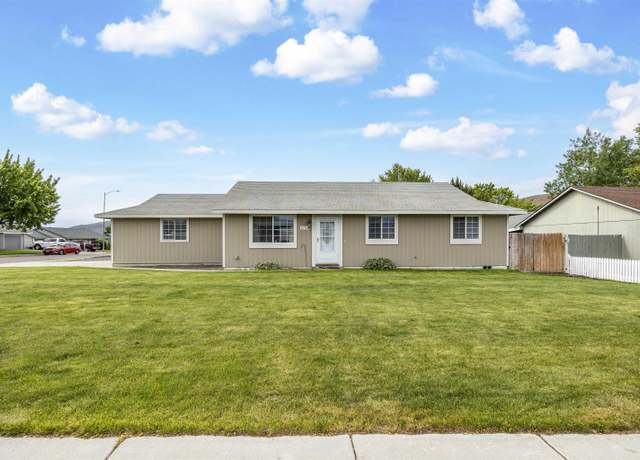 Property at 4731 Hibiscus St, West Richland, WA 99353, 3 beds, 2 baths