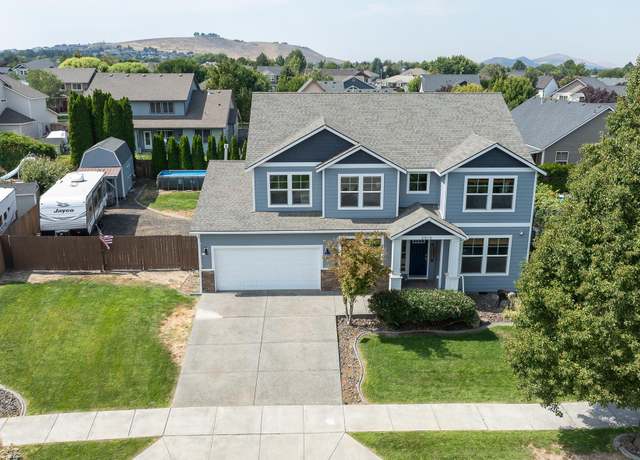 Property at 2016 S Sheppard St, Kennewick, WA 99338, 4 beds, 0.5 baths