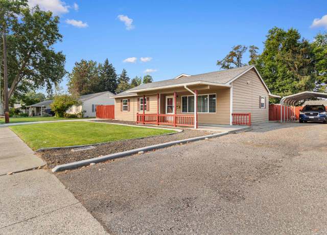 Property at 617 Cottonwood Dr, Richland, WA 99352, 4 beds, 1 bath