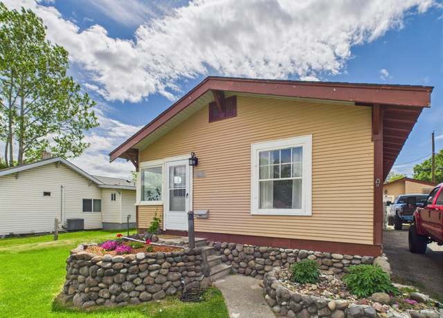 Property at 428 E 3rd Ave, Kennewick, WA 99336, 2 beds, 1 bath