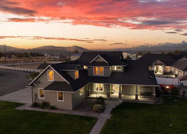 Property at 21411 S Clodfelter Rd, Kennewick, WA 99338, 4 beds, 3 baths