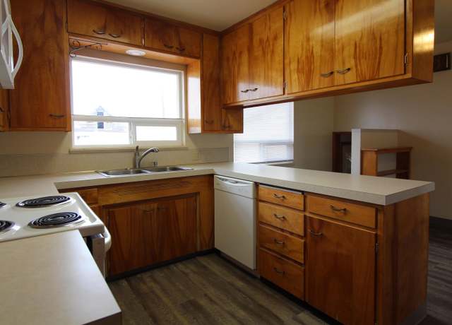 Property at 4350 Elm Rd, Pasco, WA 99301, 4 beds, 2 baths