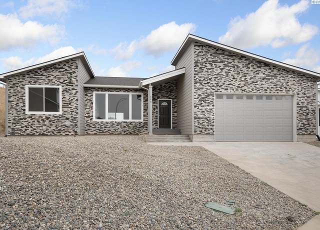 Property at 560 SW Umatilla Ct, Pullman, WA 99163, 3 beds, 2 baths