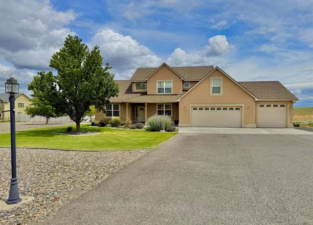 Property at 22505 S Clodfelter Rd, Kennewick, WA 99338, 4 beds, 0.5 baths