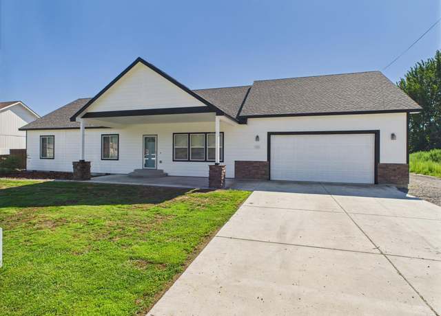 Property at 940 S 38th Ave, West Richland, WA 99353, 4 beds, 2 baths