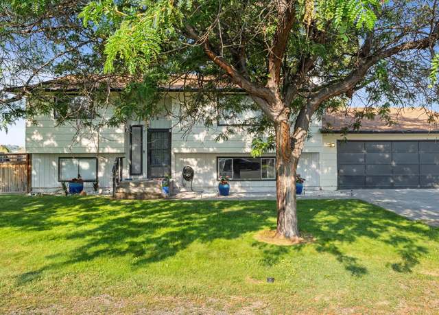 Property at 2608 S Anderson St, Kennewick, WA 99337, 4 beds, 2 baths