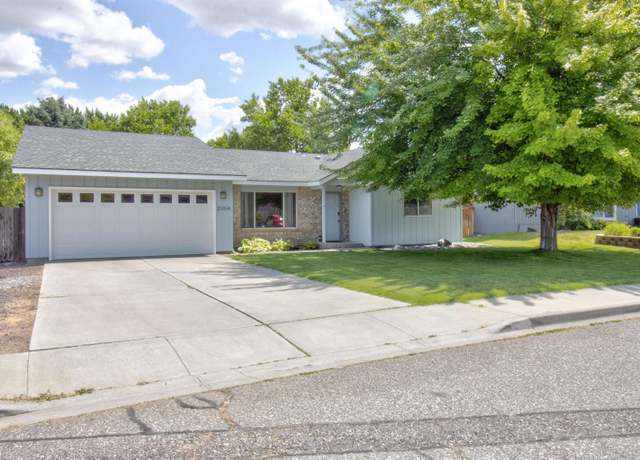 Property at 2104 Sparrow Ct, West Richland, WA 99353, 3 beds, 2 baths