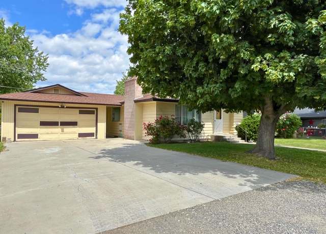 Property at 1812 W 17th Ave, Kennewick, WA 99337, 3 beds, 1.5 baths