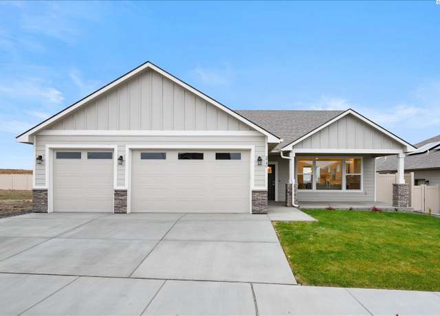 Property at 3740 S Wilson St, Kennewick, WA 99338, 3 beds, 2 baths