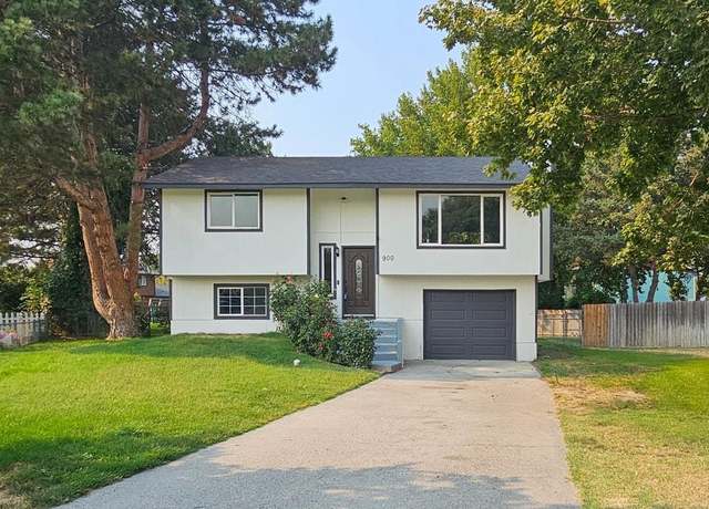 Property at 900 W 44th Pl, Kennewick, WA 99336, 4 beds, 2 baths