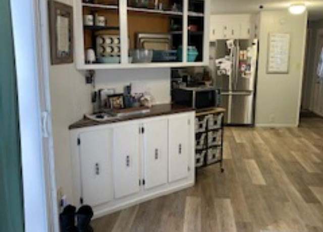 Property at 1155 SE Professional Mall #209, Pullman, WA 99163, 2 beds, 1.5 baths