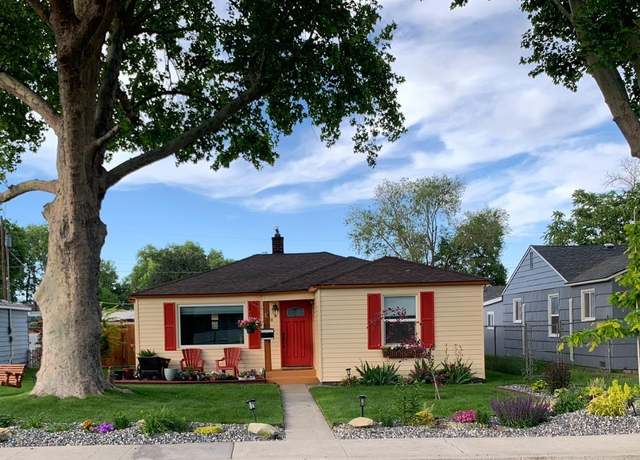 Property at 1110 W 1st Ave, Kennewick, WA 99336, 3 beds, 2 baths