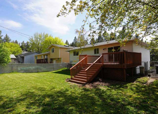 Property at 1830 NW Hall Dr, Pullman, WA 99163, 4 beds, 2 baths