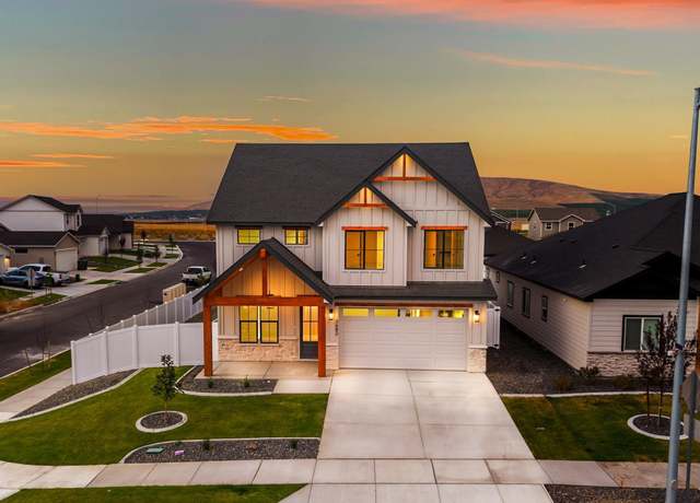 Property at 3682 Morningside Pkwy, Richland, WA 99352, 4 beds, 0.5 baths