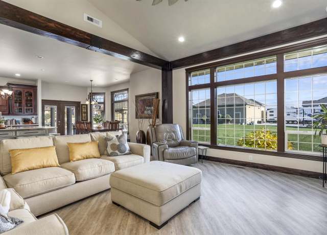 Property at 3017 N Road 56, Pasco, WA 99301, 4 beds, 6 baths