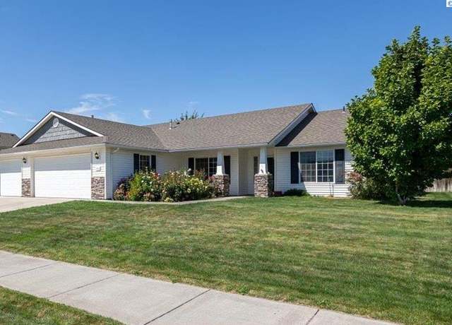 Property at 9713 Coronado Dr, Pasco, WA 99301, 3 beds, 2 baths