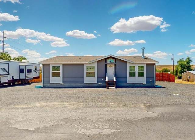 Property at 114 E 7th St, Lind, WA 99341, 3 beds, 2 baths