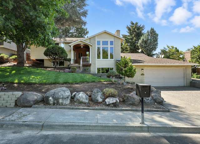 Property at 1951 Peachtree Ln, Richland, WA 99352, 4 beds, 0.5 baths