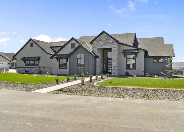 Property at 11812 Tschirky Ct, Pasco, WA 99301, 3 beds, 3.5 baths