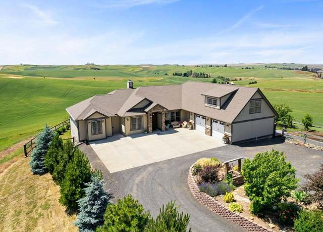 Property at 805 W Summit Rd, Colfax, WA 99111, 5 beds, 4 baths