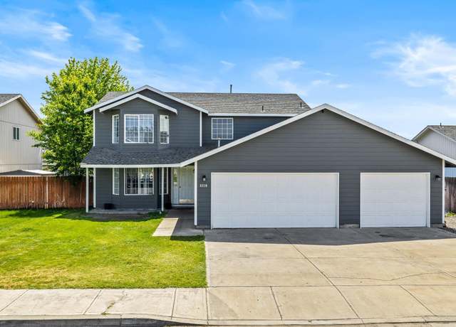Property at 8216 Quatsino Dr, Pasco, WA 99301, 4 beds, 2.5 baths