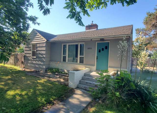 Property at 3011 W Hood Ave, Kennewick, WA 99336, 3 beds, 1 bath