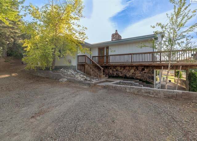 Property at 36605 E Red Mountain Rd, Benton City, WA 99320, 2 beds, 2.5 baths