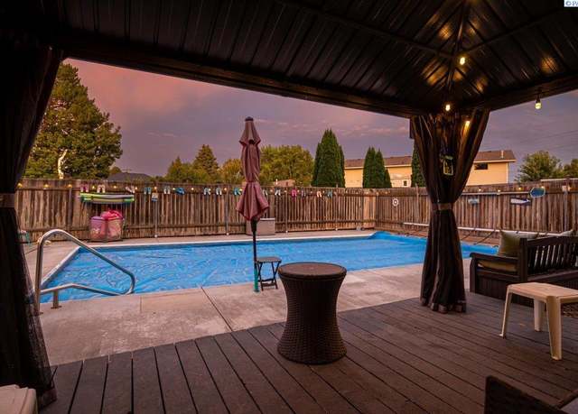 Property at 4109 W 18th Ave, Kennewick, WA 99336, 3 beds, 1.5 baths