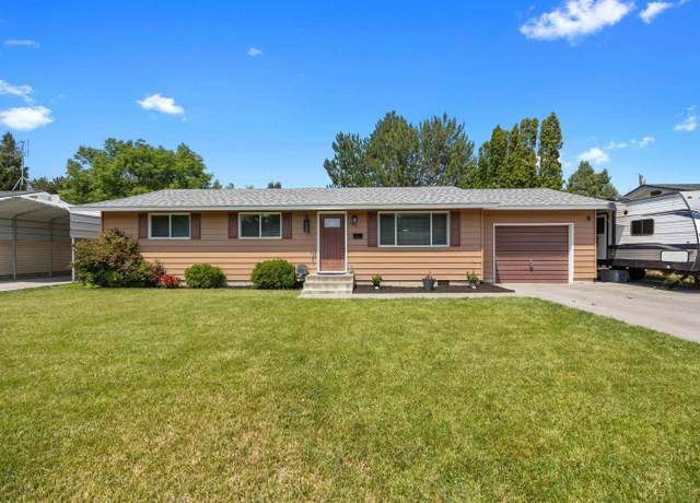 Property at 506 W 19th Ave, Kennewick, WA 99337, 3 beds, 2 baths
