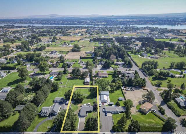 Property at 7816 W Argent Rd, Pasco, WA 99301, 5 beds, 3 baths