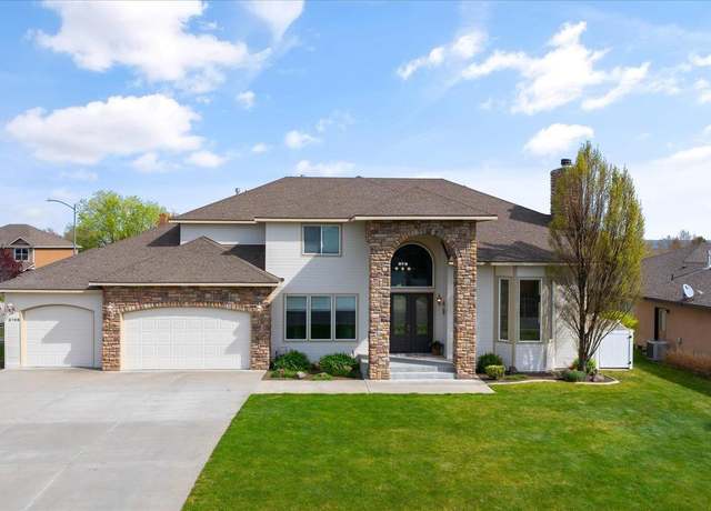 Property at 2706 Sawgrass Loop, Richland, WA 99354, 4 beds, 2.5 baths