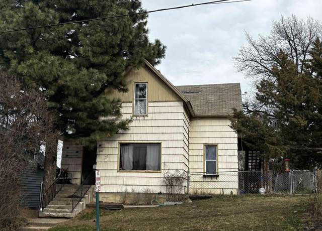 Property at 320 SE High St, Pullman, WA 99163, 5 beds