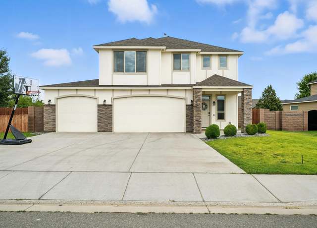 Property at 1480 Amber Ave, West Richland, WA 99353, 4 beds, 0.5 baths