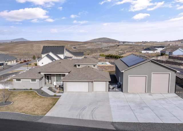 Property at 72103 E Grand Bluff Loop, Kennewick, WA 99338, 4 beds, 2.5 baths