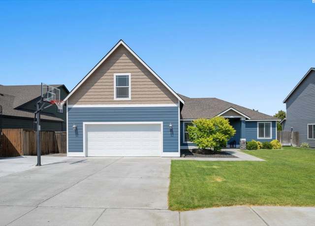 Property at 882 Pikes Peak Dr, West Richland, WA 99353, 4 beds, 1 bath