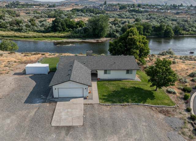 Property at 2527 Duportail St, Richland, WA 99352, 5 beds, 2.5 baths