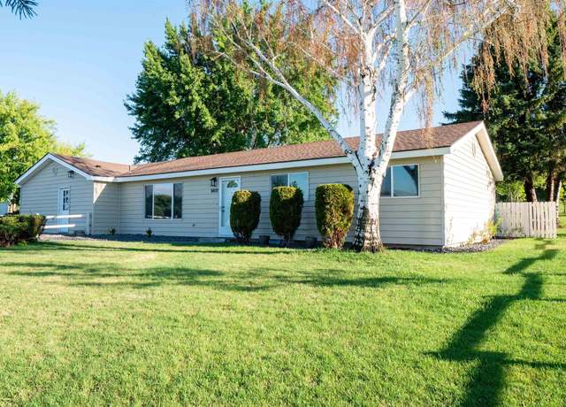 Property at 5617 W Argent Rd, Pasco, WA 99301, 3 beds, 0.5 baths