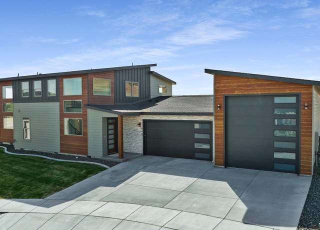 Property at 6033 30th Ave, Kennewick, WA 99338, 4 beds, 2.5 baths
