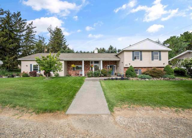 Property at 2920 S Everett St, Kennewick, WA 99336, 4 beds, 1 bath