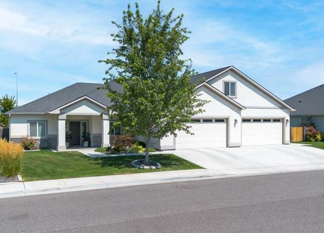 Property at 8598 W 11th Ave, Kennewick, WA 99338, 4 beds, 0.5 baths