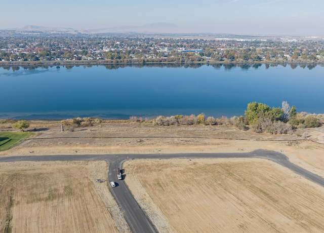 Property at 6614 Elvy Way #11, Pasco, WA 99301