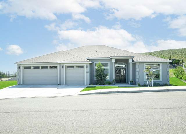 Property at 5593 S Lyle Pl, Kennewick, WA 99337, 3 beds, 3.5 baths