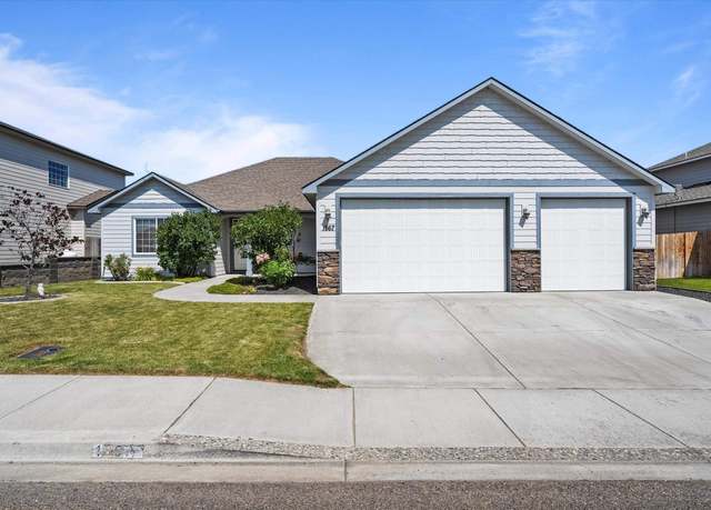 Property at 1867 S Fescue St, Kennewick, WA 99338, 3 beds, 2 baths