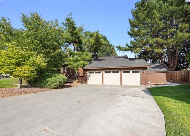 Property at 2406 Greenbrook Blvd, Richland, WA 99352, 5 beds, 1 bath