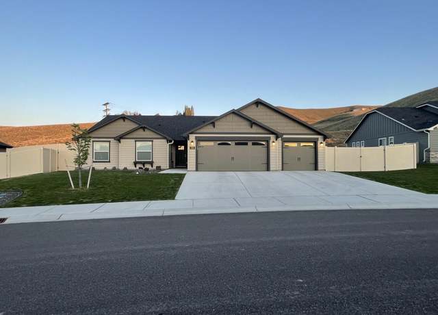 Property at 230 Ladera St, Prosser, WA 99350, 3 beds, 2 baths
