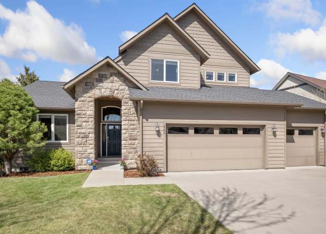 Property at 960 SW Center St, Pullman, WA 99163, 4 beds, 2.5 baths